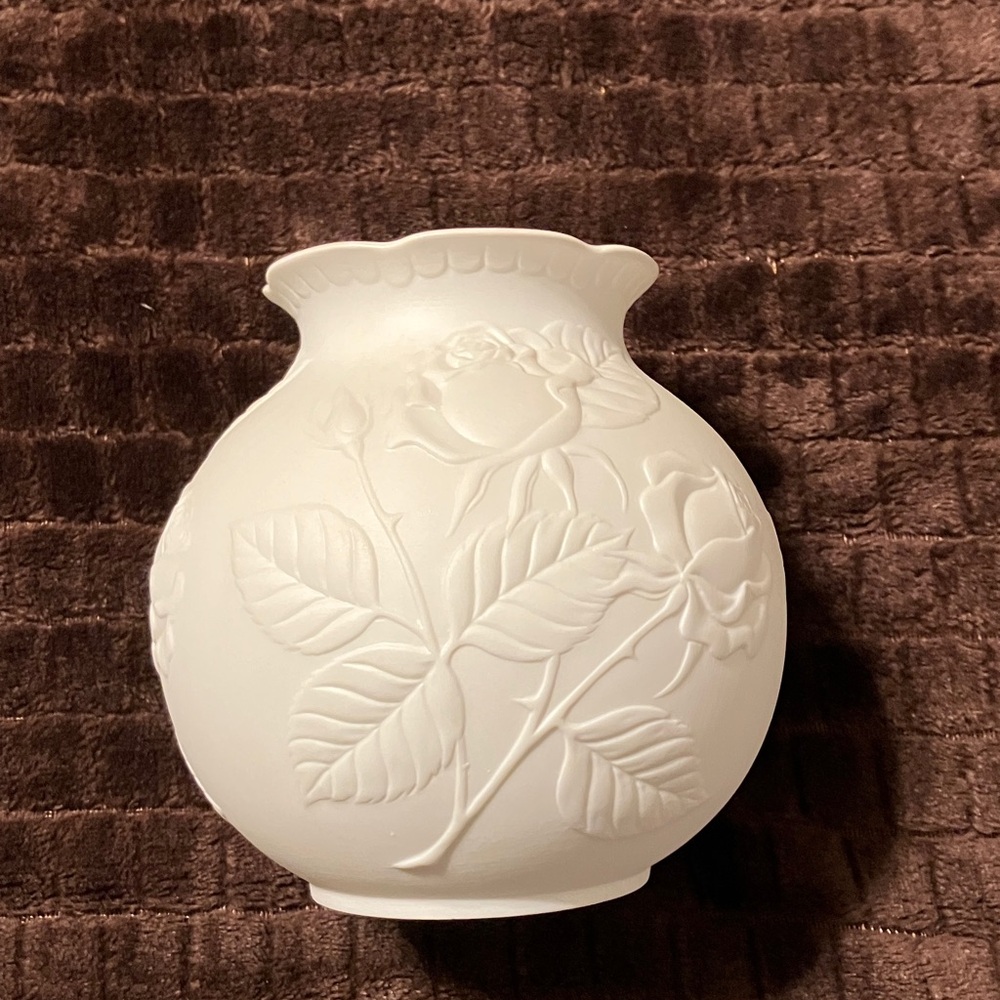 AK Kaiser W Germany Bisque Rose Pattern Vase #663: Signed M Frey on Bottom